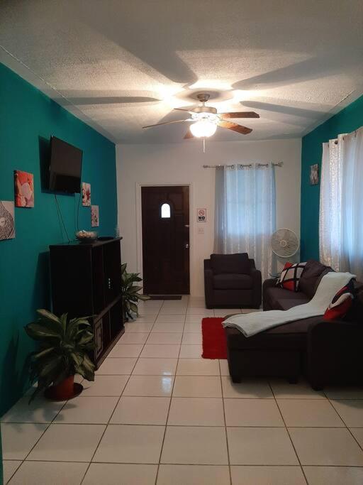 Seashells Apartment *